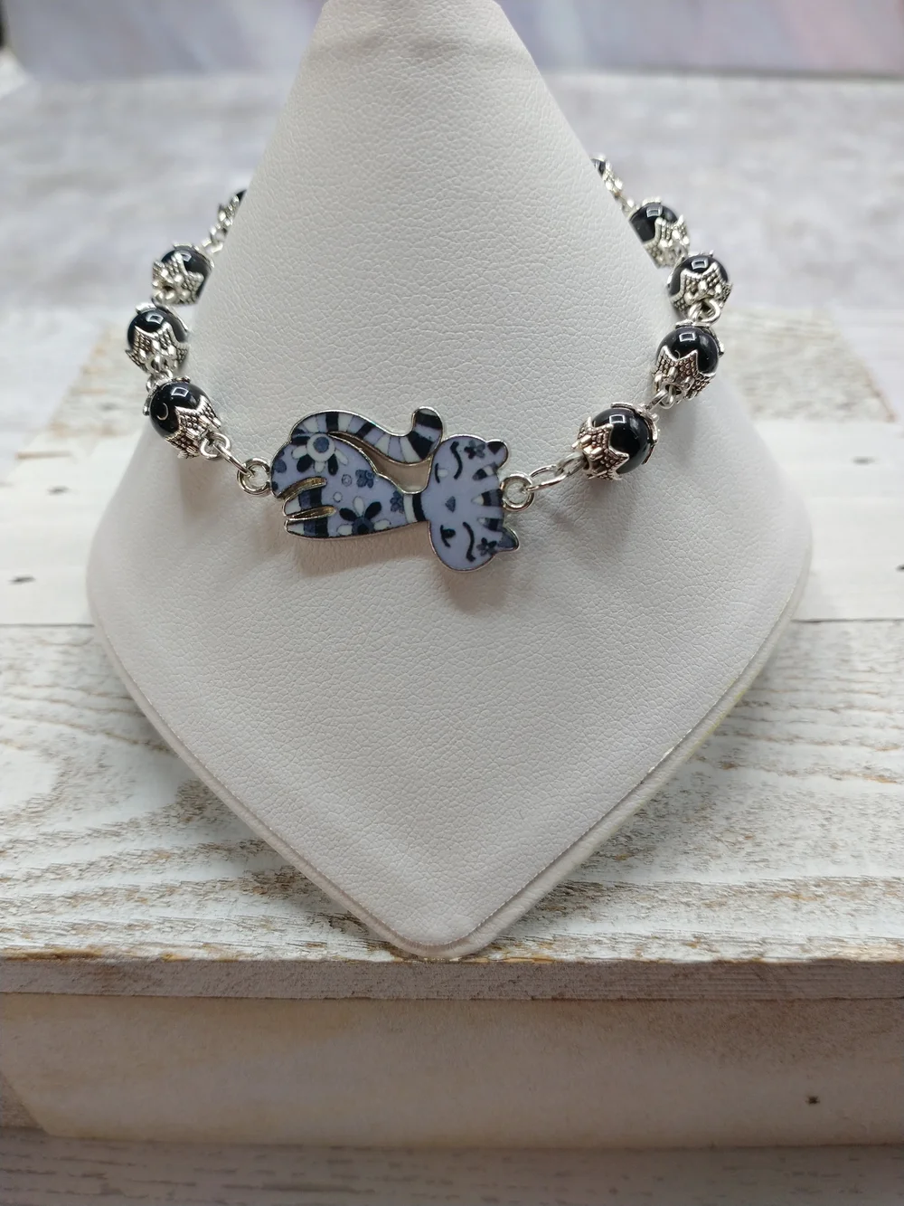 New Hand Crafted Cute Beaded Cat Bracelet